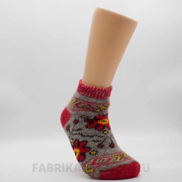 Женские короткие шерстяные носки с красным цвектом Женские короткие шерстяные носки с красным цвектом