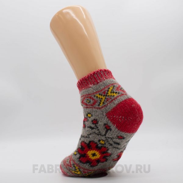Женские короткие шерстяные носки с красным цвектом Женские короткие шерстяные носки с красным цвектом
