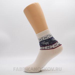 Женские носки с орнаментом и оленями