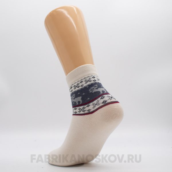 Мужские носки с орнаментом и оленями Мужские носки с орнаментом и оленями