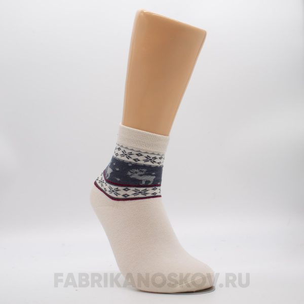 Мужские носки с орнаментом и оленями Мужские носки с орнаментом и оленями
