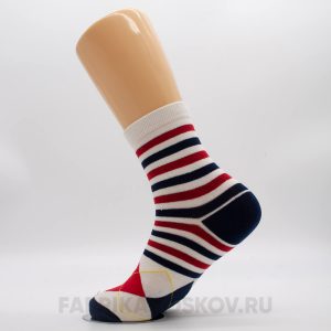 Женские носки с полосками и ромбами