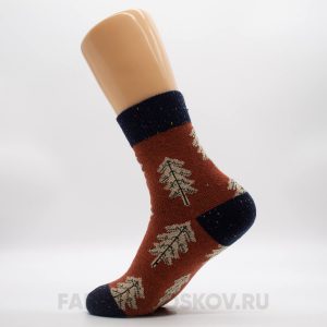 Плотные женские носки с елкой