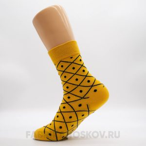 Мужские носки с ромбами и точками