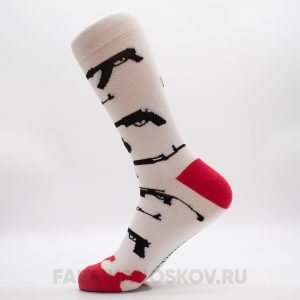Мужские носки с оружием