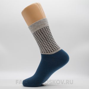 Женские носки с паттерном из квадратов на подъеме