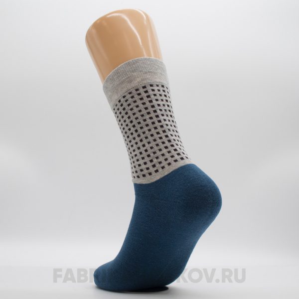 Женские носки с паттерном из квадратов на подъеме