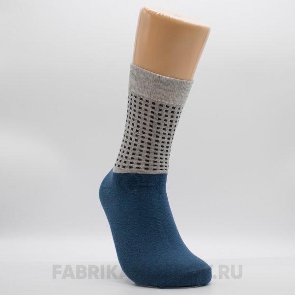 Женские носки с паттерном из квадратов на подъеме