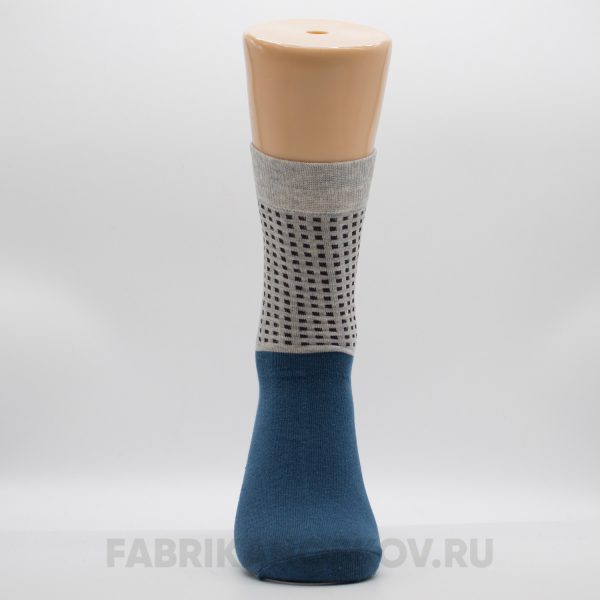 Женские носки с паттерном из квадратов на подъеме