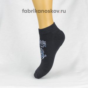 Женские носки с узором на подъеме